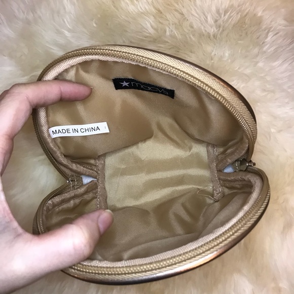 “The In Crowd” Gold Metallic Makeup Bag - Picture 3 of 3